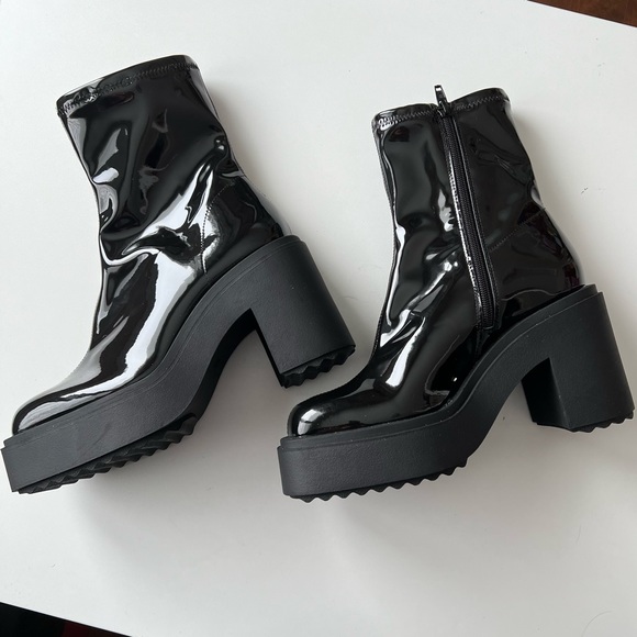 BRAND NEW patent faux leather platform boots - Picture 3 of 13